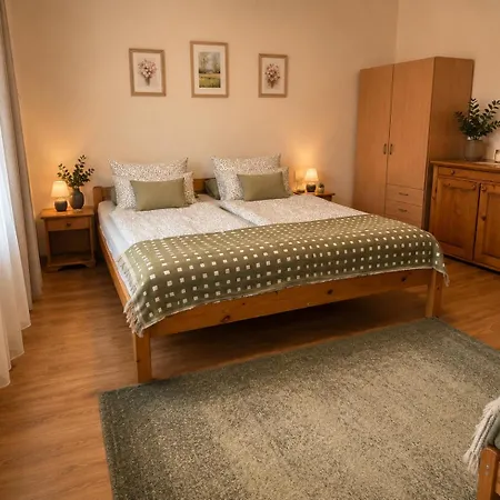 Zoeld Vendeghaz Case de vacanță